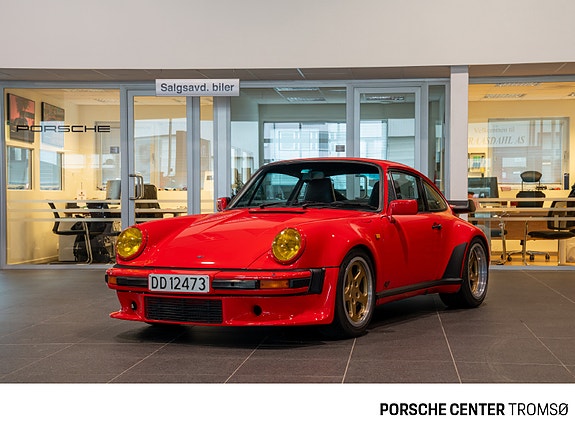 Porsche 911 2 of 30