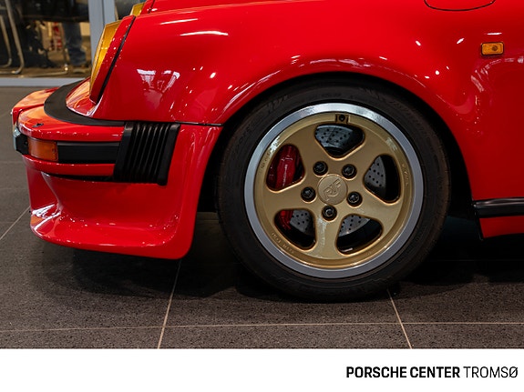 Porsche 911 12 of 30