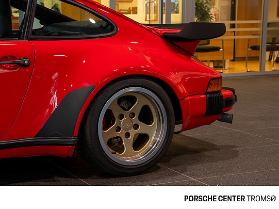 Porsche 911 13 of 30
