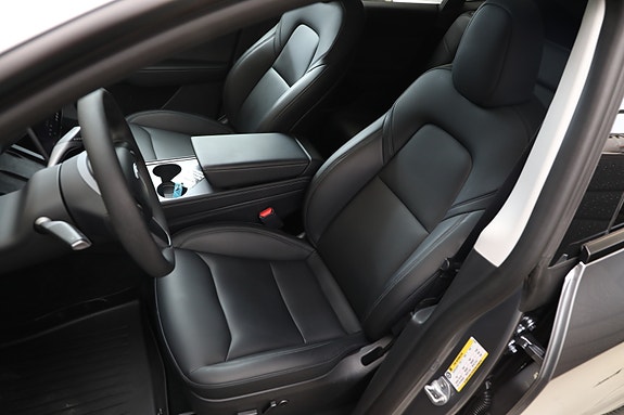 Tesla Model Y 20 of 30