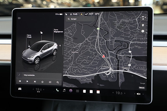 Tesla Model Y 22 of 30