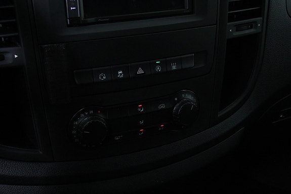 Mercedes-Benz Vito 21 of 28