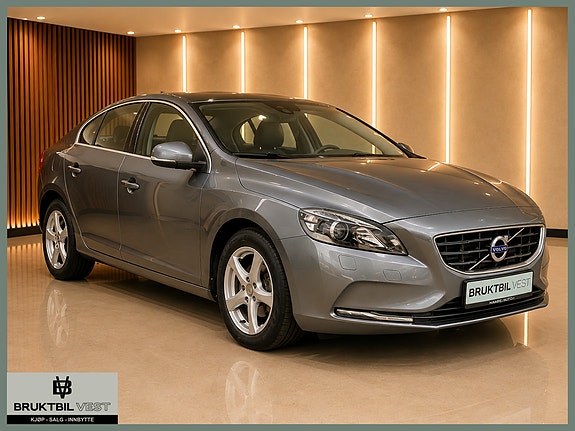Volvo V40 1 of 18