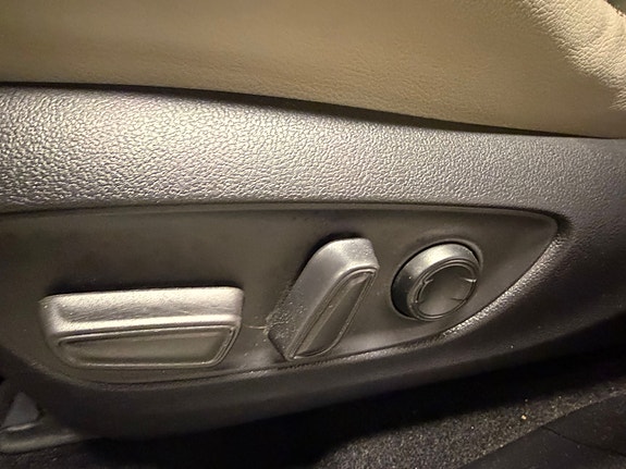 Toyota RAV4 23 of 30