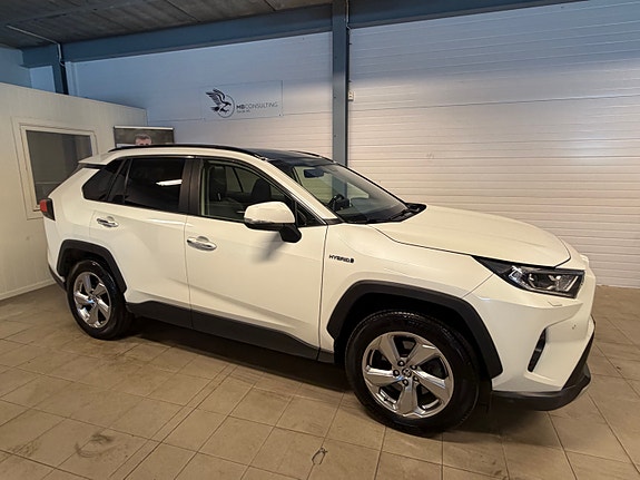 Toyota RAV4 3 of 30