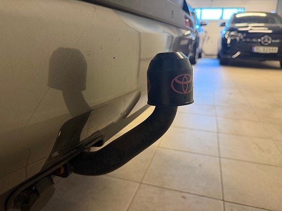 Toyota RAV4 8 of 30