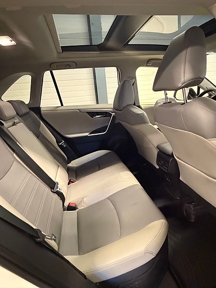Toyota RAV4 21 of 30