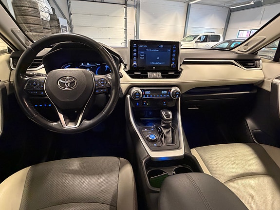 Toyota RAV4 15 of 30