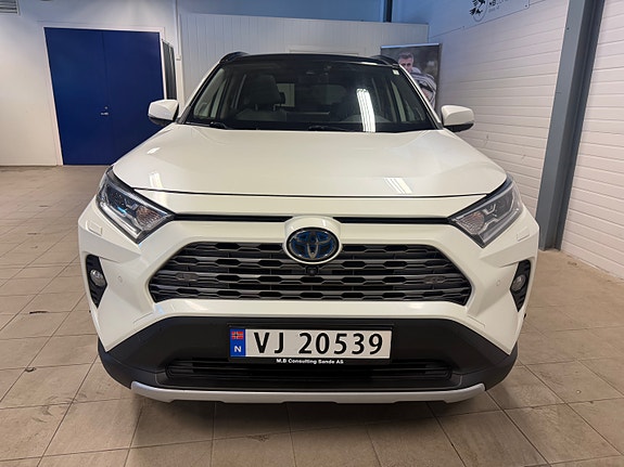 Toyota RAV4 2 of 30