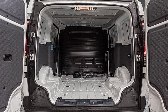 Kia PV5 18 of 20