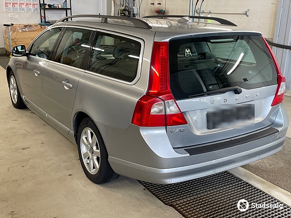 Volvo V70 3 of 10