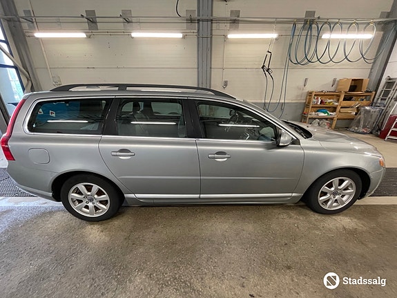 Volvo V70 6 of 10