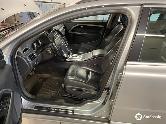 Volvo V70 9 of 10