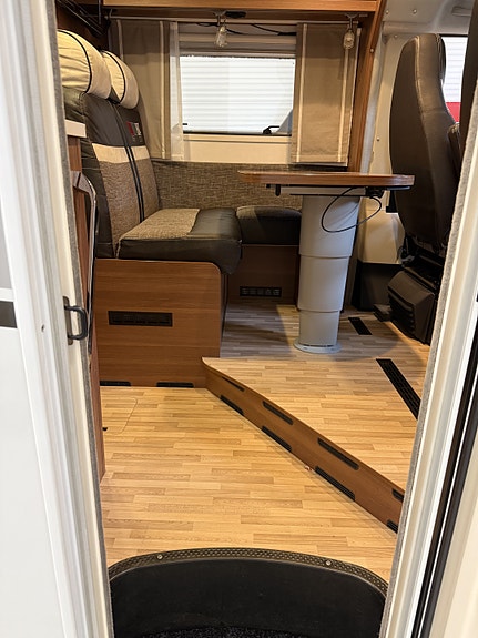 LMC Cruiser SL T662 9 of 30