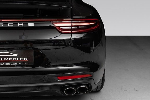 Porsche Panamera 4 10 of 30