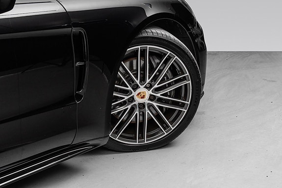 Porsche Panamera 4 11 of 30