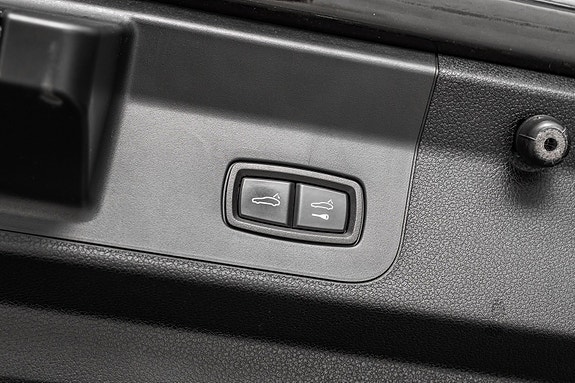 Porsche Panamera 4 13 of 30