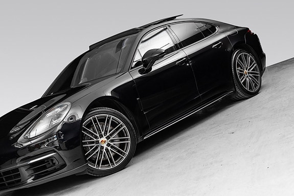 Porsche Panamera 4 3 of 30