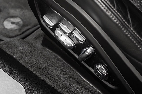 Porsche Panamera 4 18 of 30