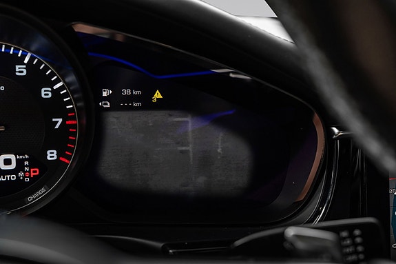 Porsche Panamera 4 27 of 30