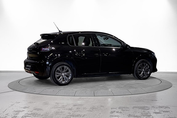 Peugeot e-208 9 of 30