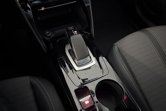 Peugeot e-208 22 of 30