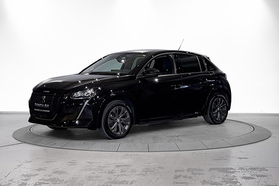 Peugeot e-208 2 of 30