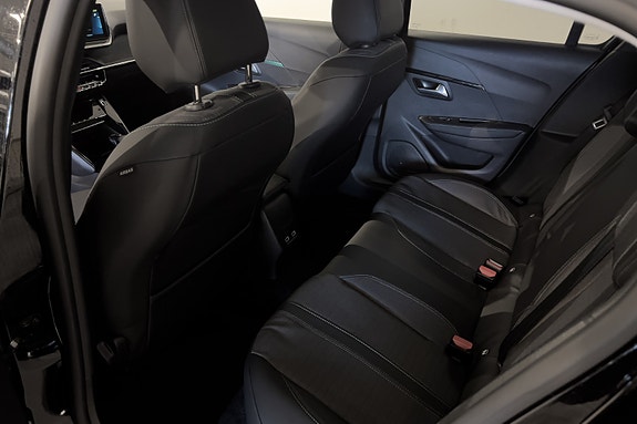 Peugeot e-208 16 of 30