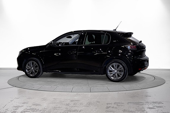 Peugeot e-208 5 of 30