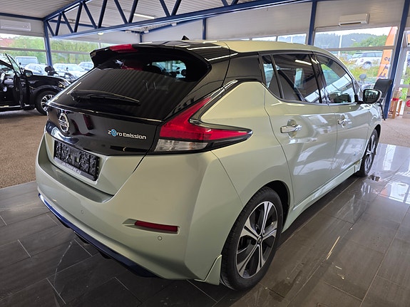 Nissan Leaf 4 of 26