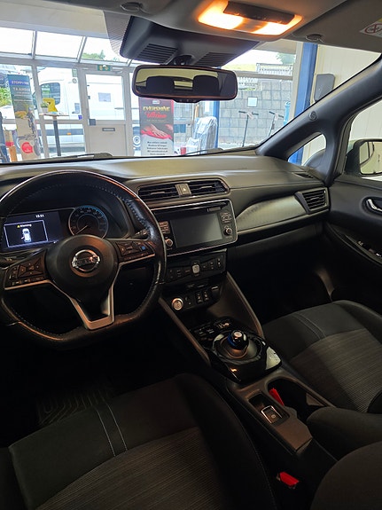 Nissan Leaf 8 of 26