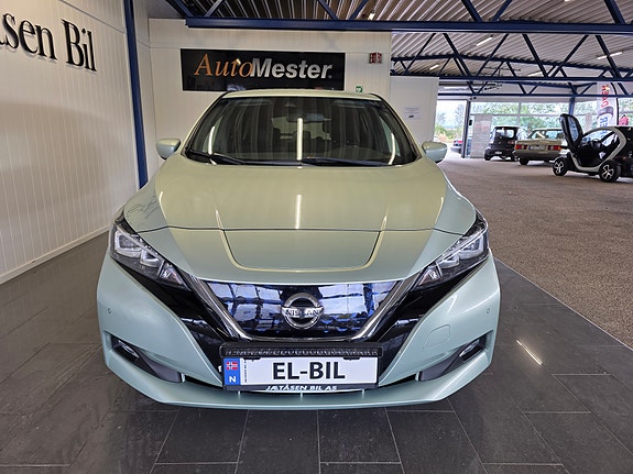 Nissan Leaf 6 of 26