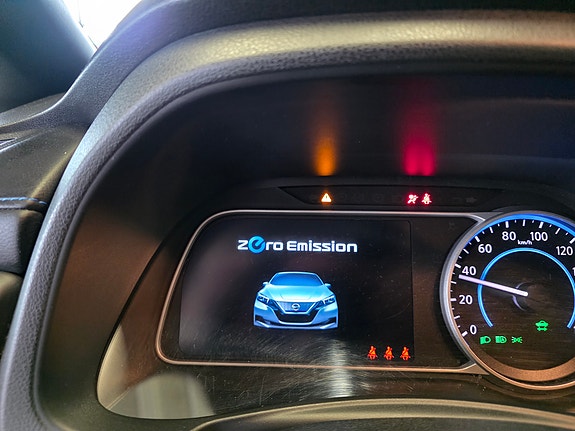 Nissan Leaf 15 of 26
