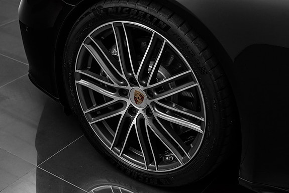 Porsche Panamera 13 of 30