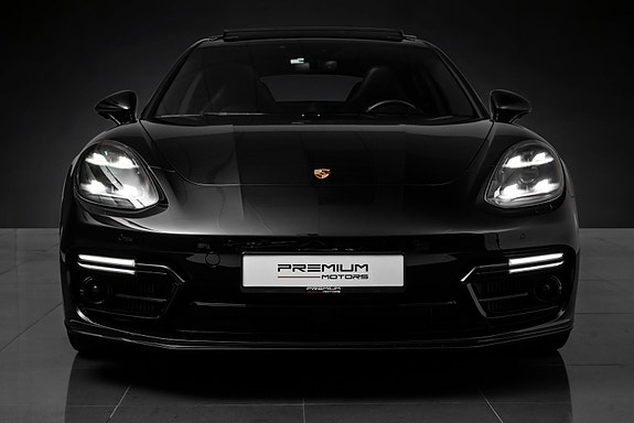 Porsche Panamera 4 of 30