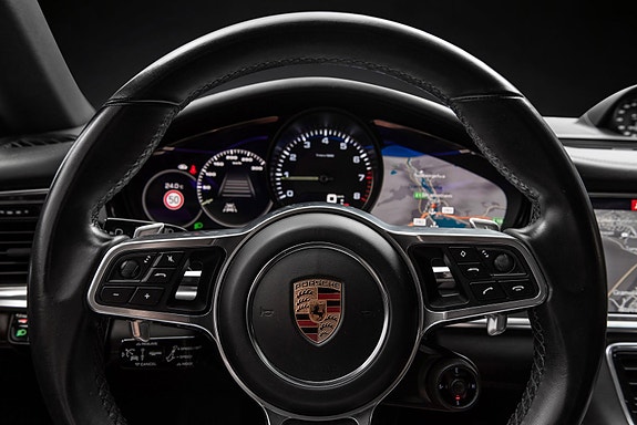 Porsche Panamera 22 of 30