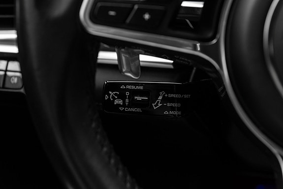 Porsche Panamera 26 of 30