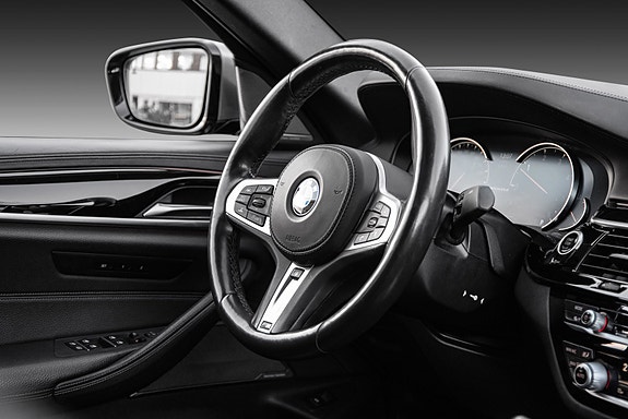 BMW M550d 30 of 30
