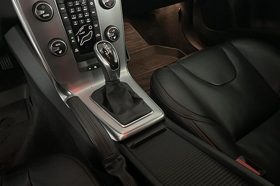 Volvo V40 Cross Country 17 of 24