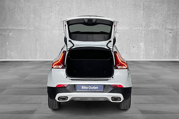 Volvo V40 Cross Country 23 of 24