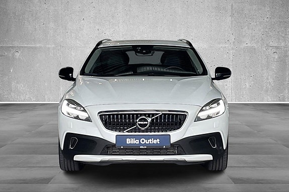 Volvo V40 Cross Country 9 of 24