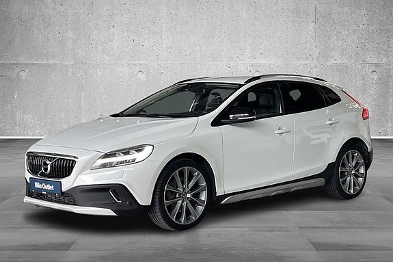 Volvo V40 Cross Country 2 of 24