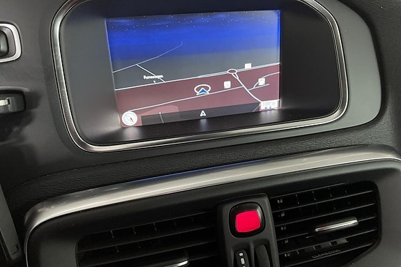 Volvo V40 Cross Country 15 of 24