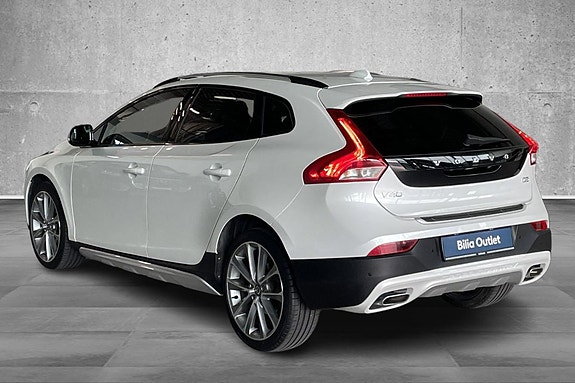 Volvo V40 Cross Country 4 of 24