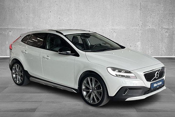 Volvo V40 Cross Country 8 of 24