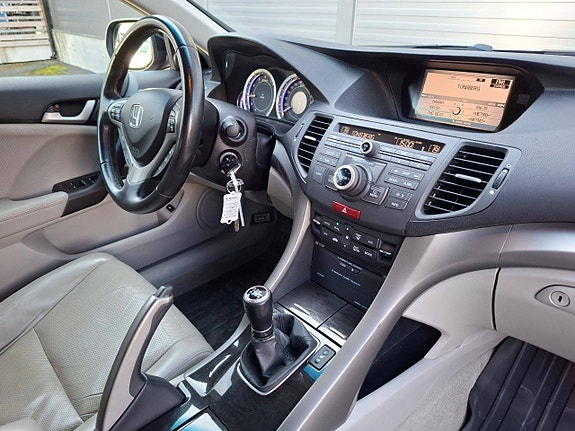 Honda Accord 27 of 30