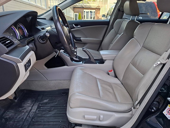 Honda Accord 9 of 30