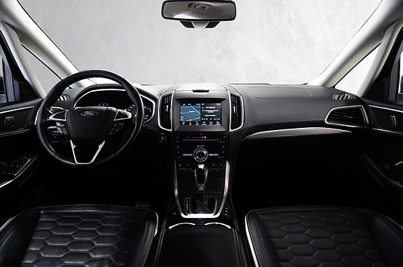 Ford S-MAX 27 of 30