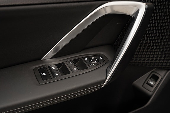 BMW iX2 18 of 30