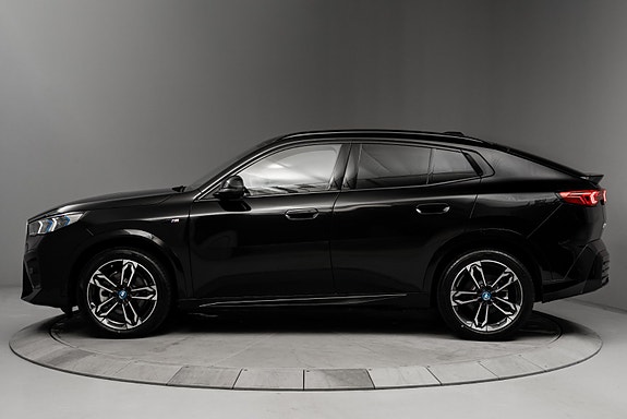 BMW iX2 2 of 30
